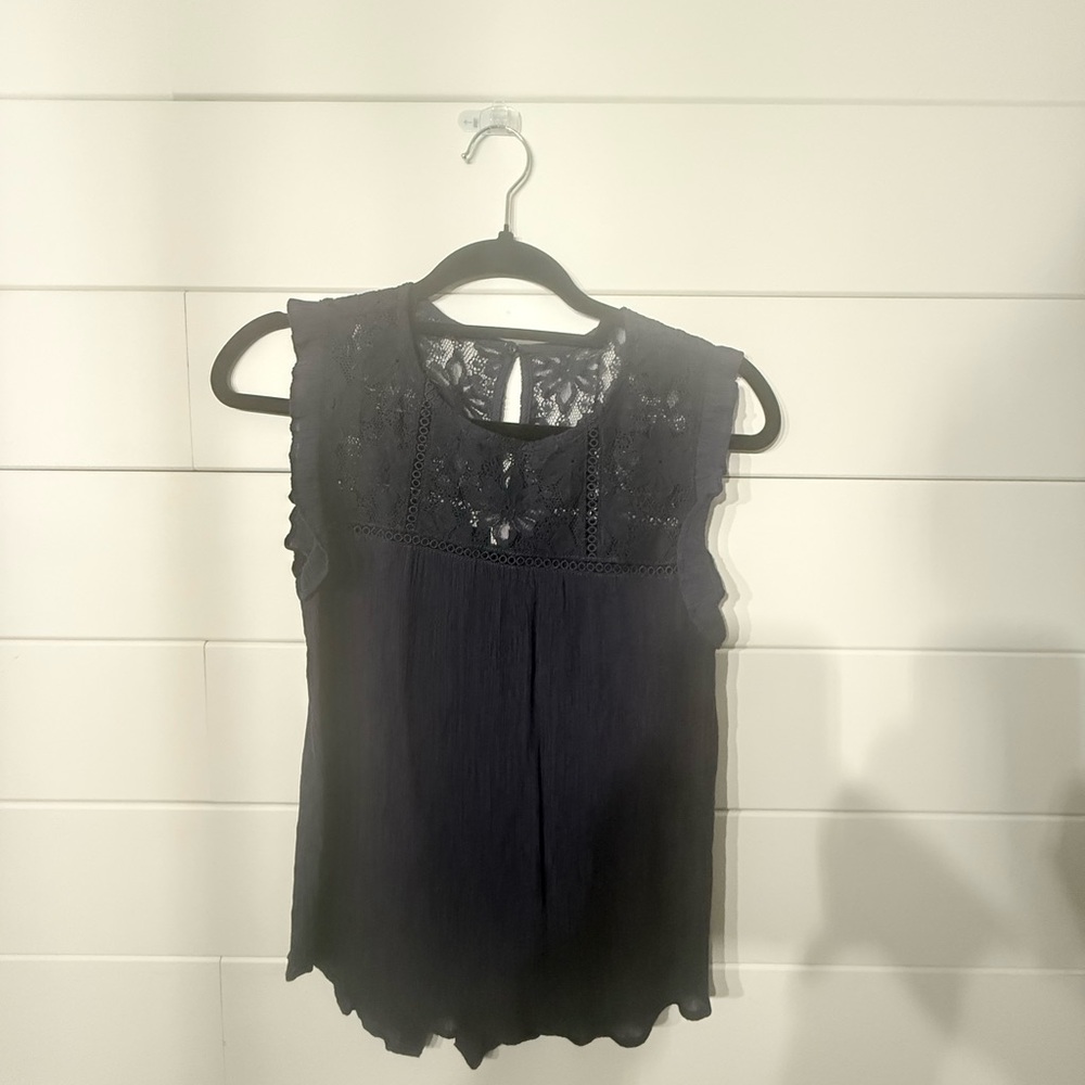 Elegant Navy Lace Sleeveless Top